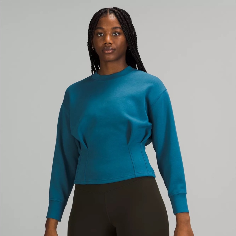 lululemon Gathered Waist Crew Pullover